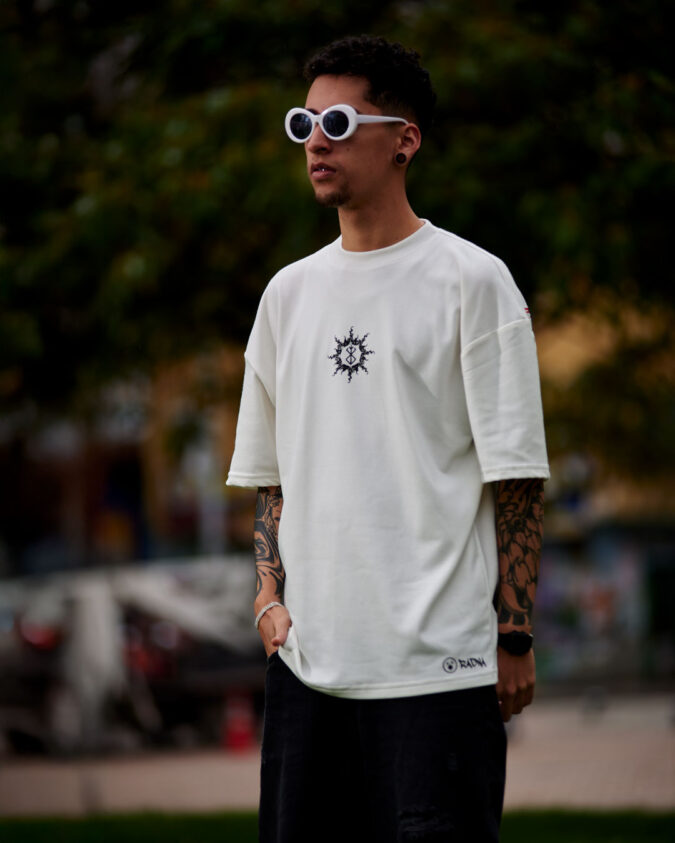guts1-blanca-front
